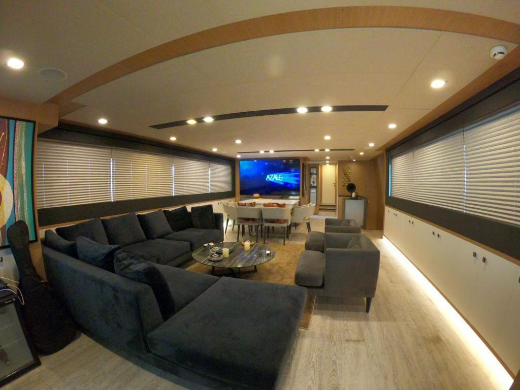 Botel Seara Yachting *