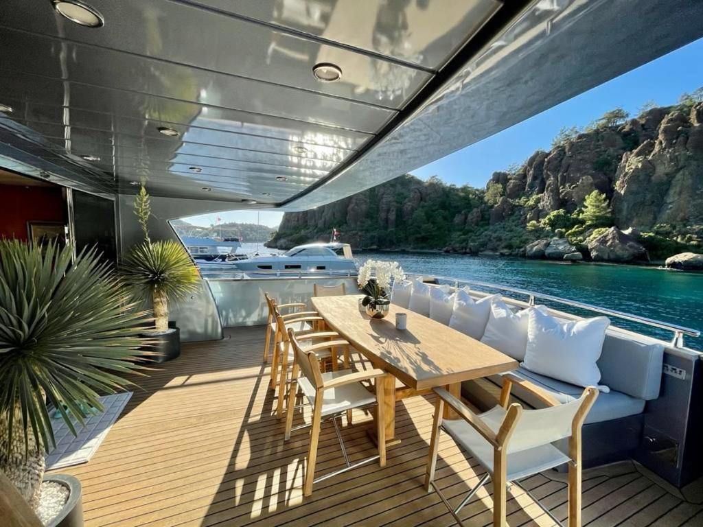 Seara Yachting Botel *